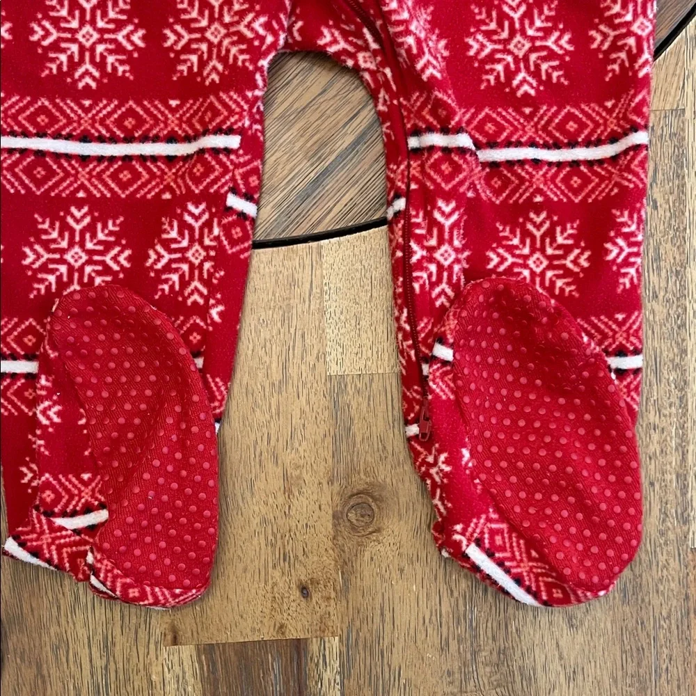 Old Navy red old